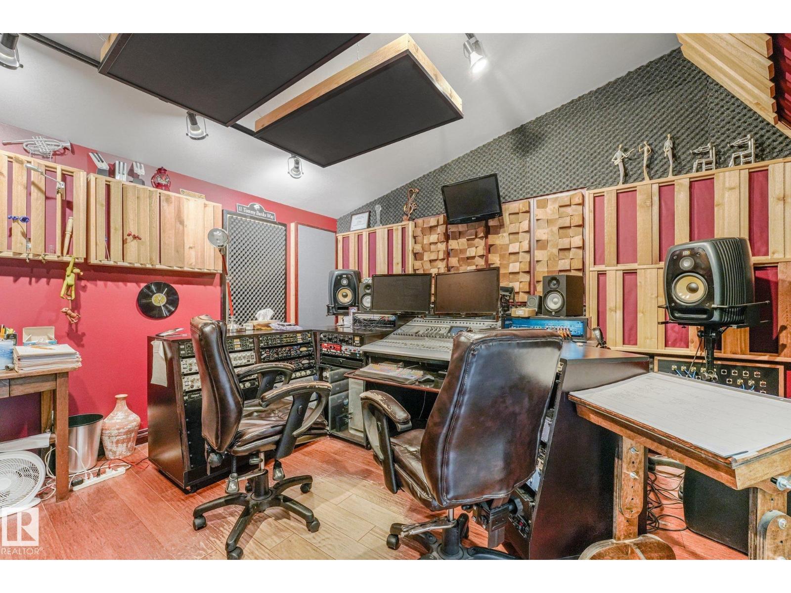 #290 22560 WYE RD - 68