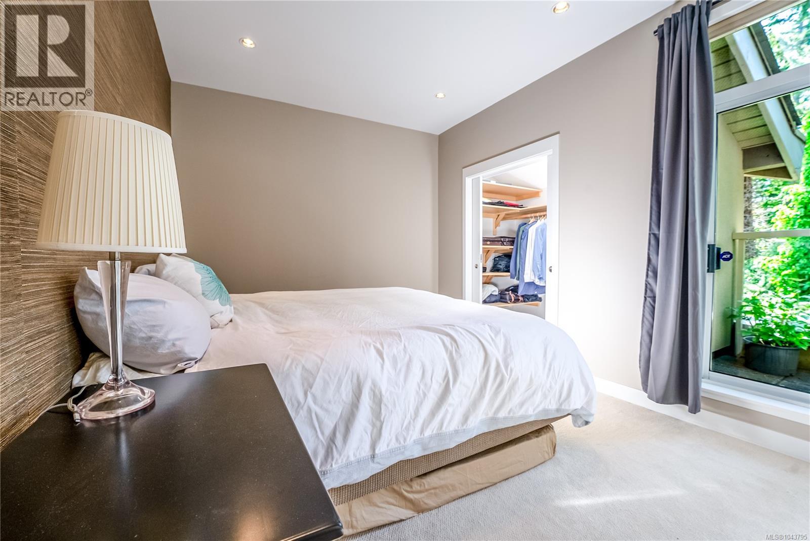 #20 4771 Cordova Bay Rd - 28