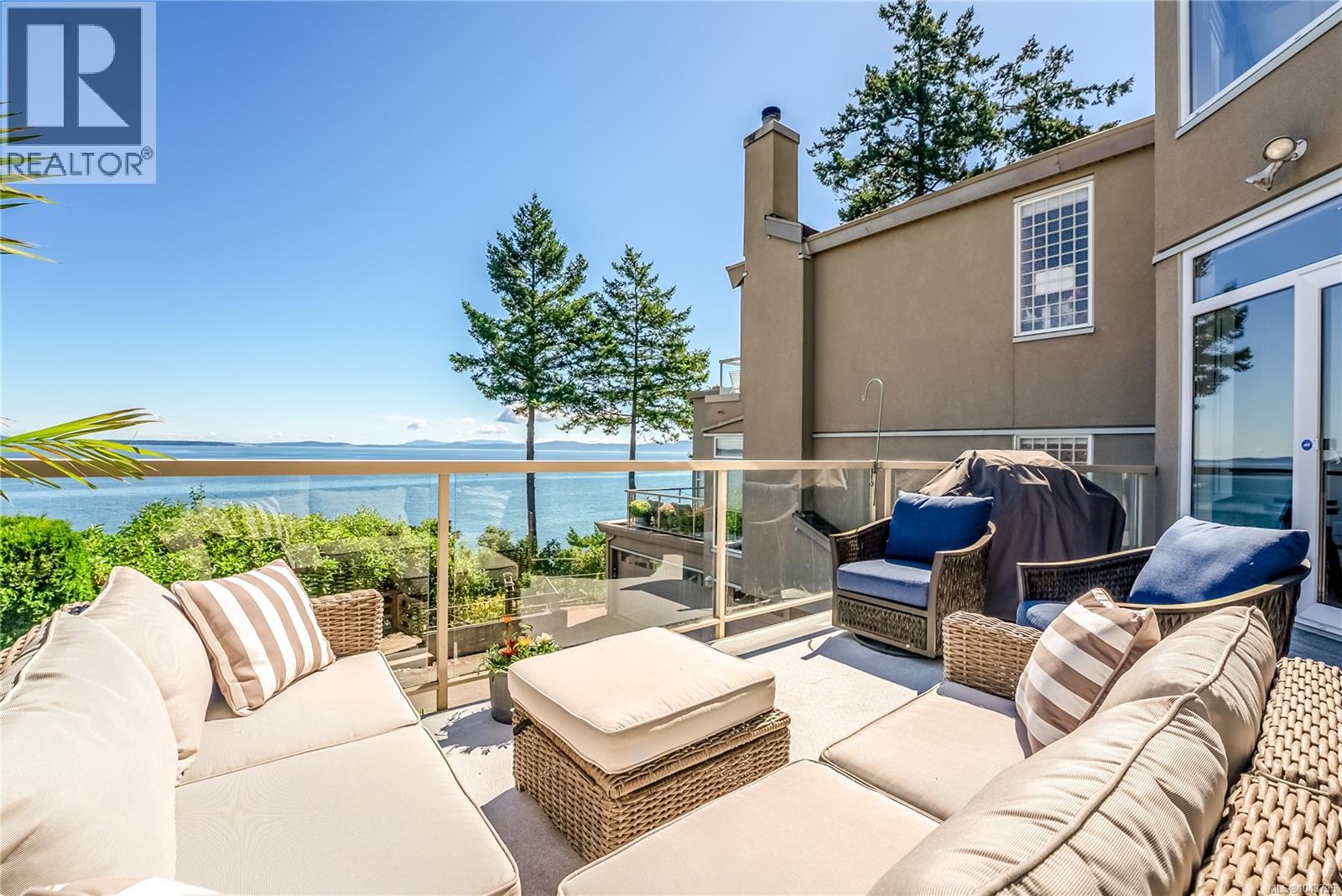 #20 4771 Cordova Bay Rd - 3