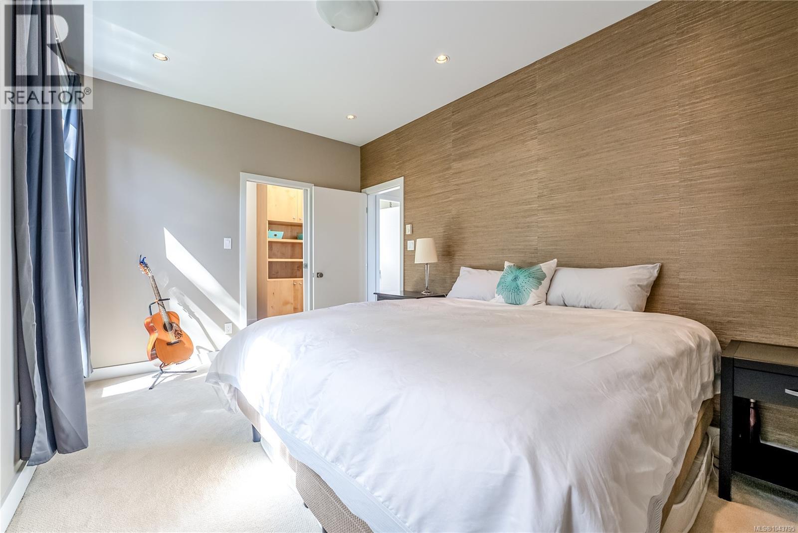 #20 4771 Cordova Bay Rd - 30