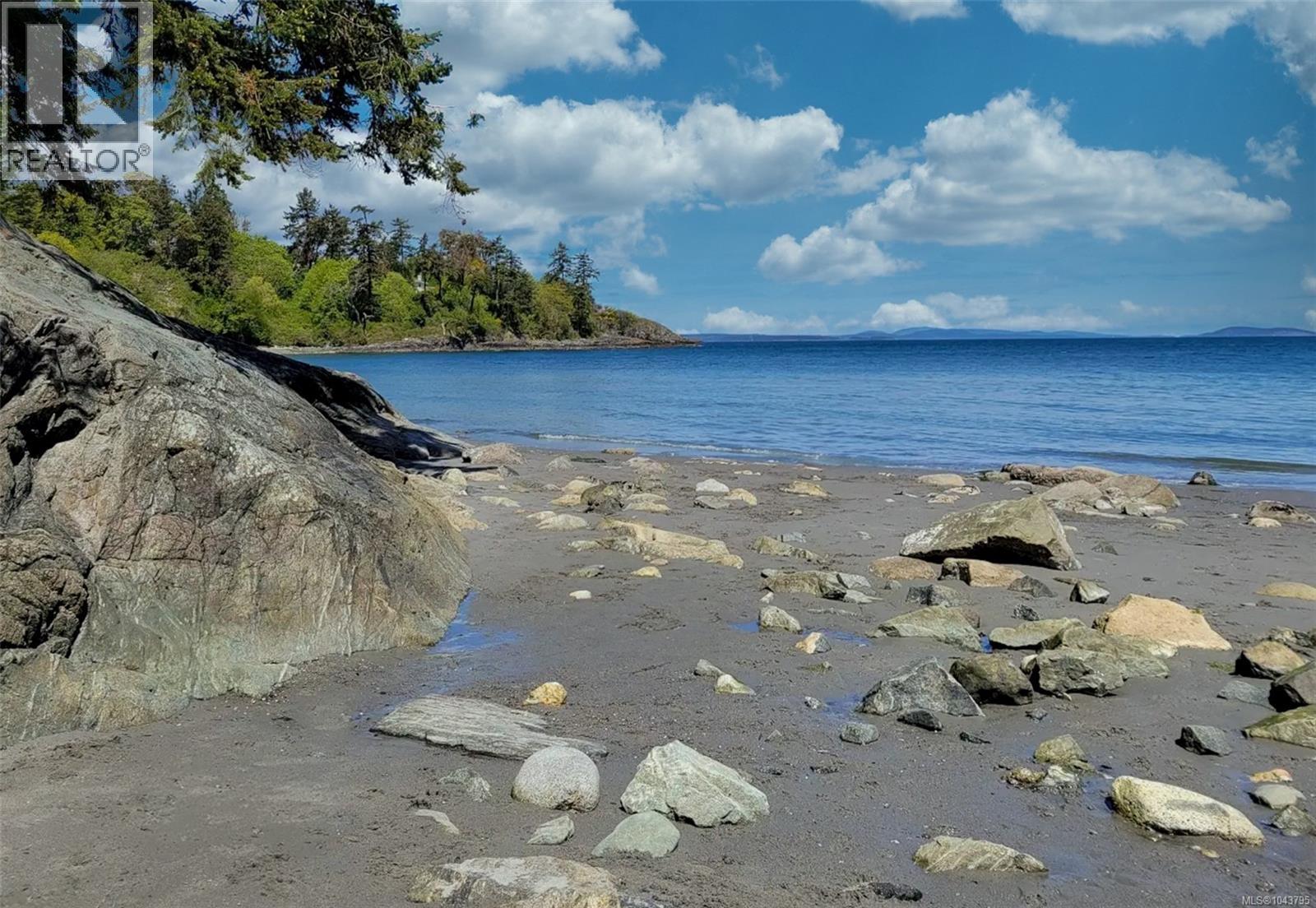 #20 4771 Cordova Bay Rd - 43