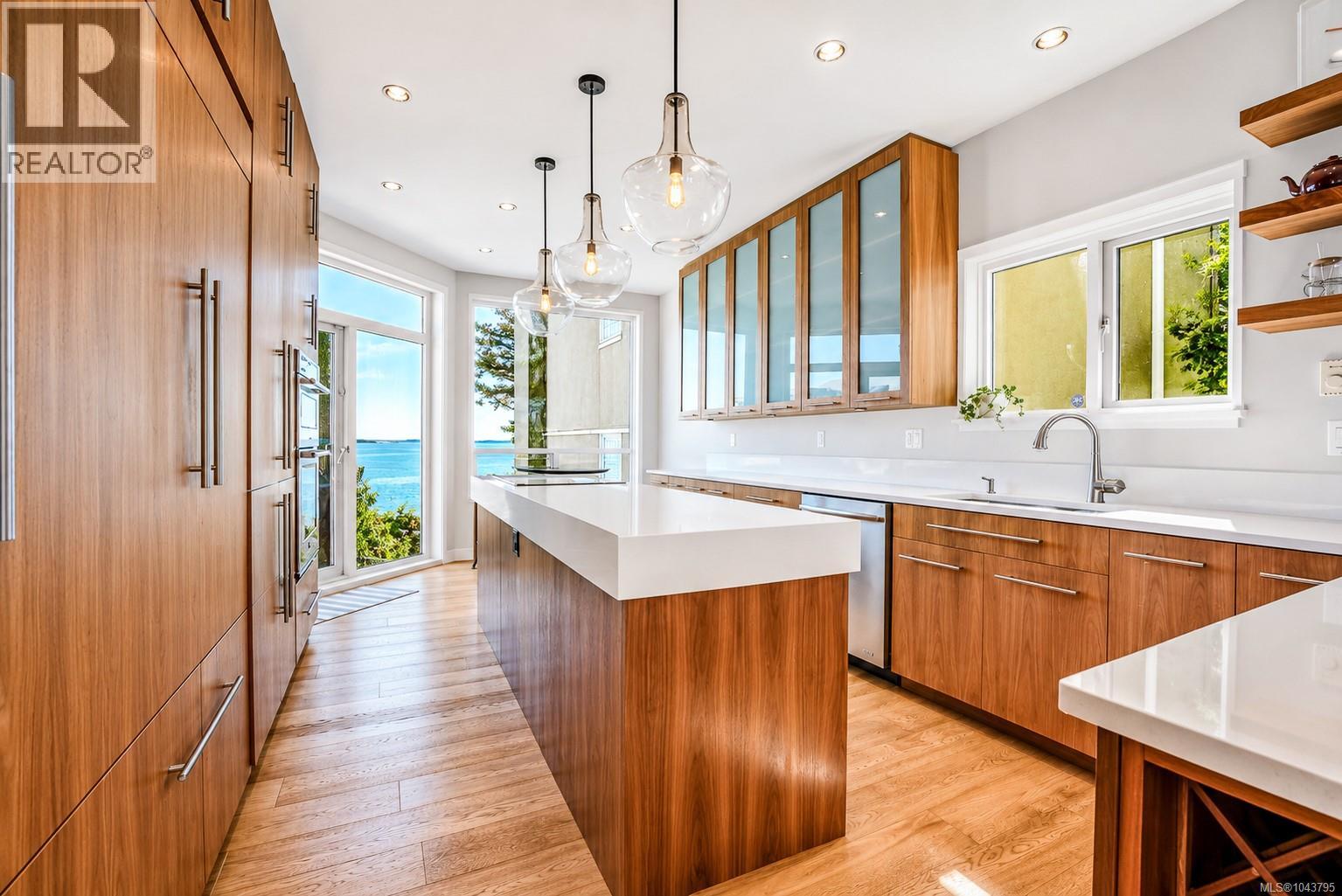 #20 4771 Cordova Bay Rd - 7