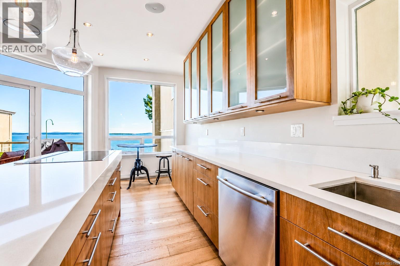 #20 4771 Cordova Bay Rd - 9