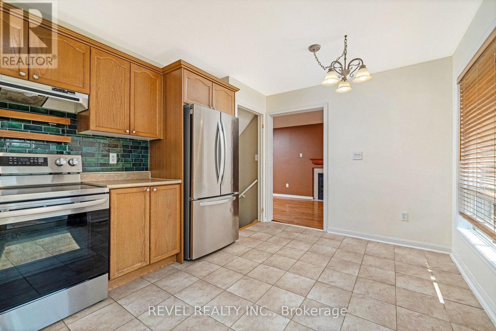 1518 CROFT AVENUE N - 14