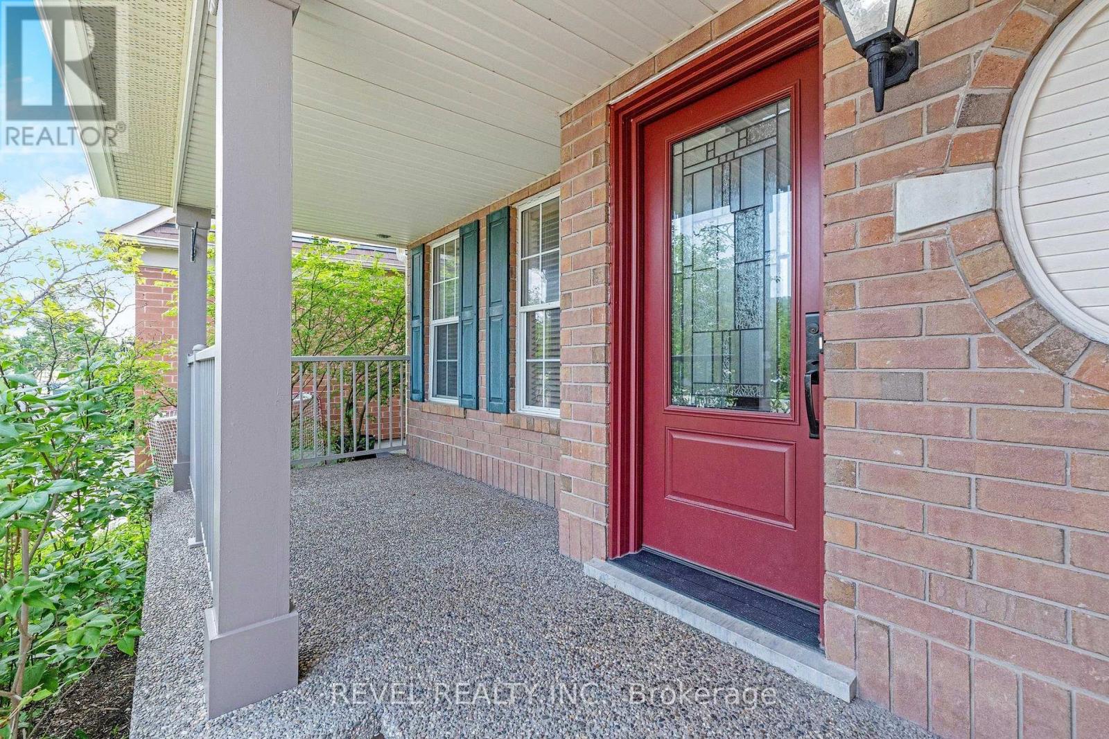 1518 CROFT AVENUE N - 6