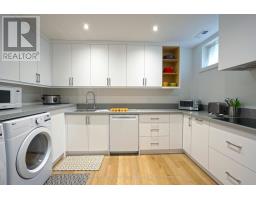 1413 Queen Victoria Avenue, Mississauga, ON L5H3H2 Photo 9