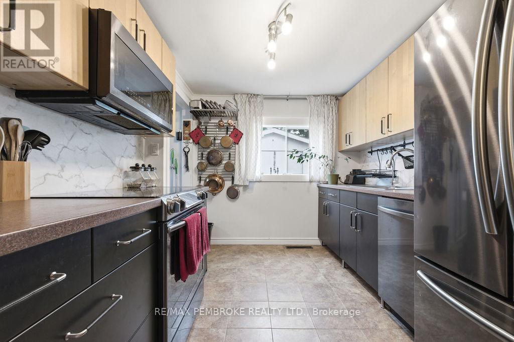 14 SUMMIT STREET - Image 19