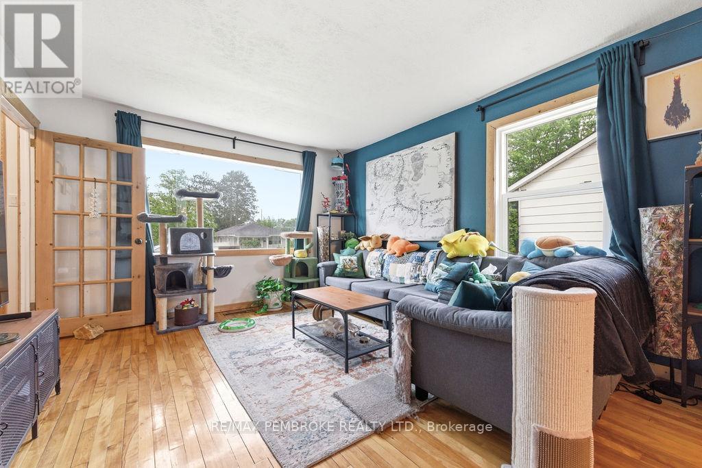 14 SUMMIT STREET - Image 15