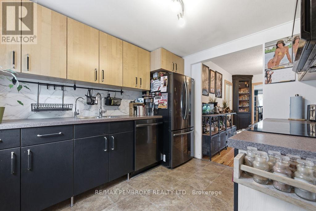 14 SUMMIT STREET - Image 17