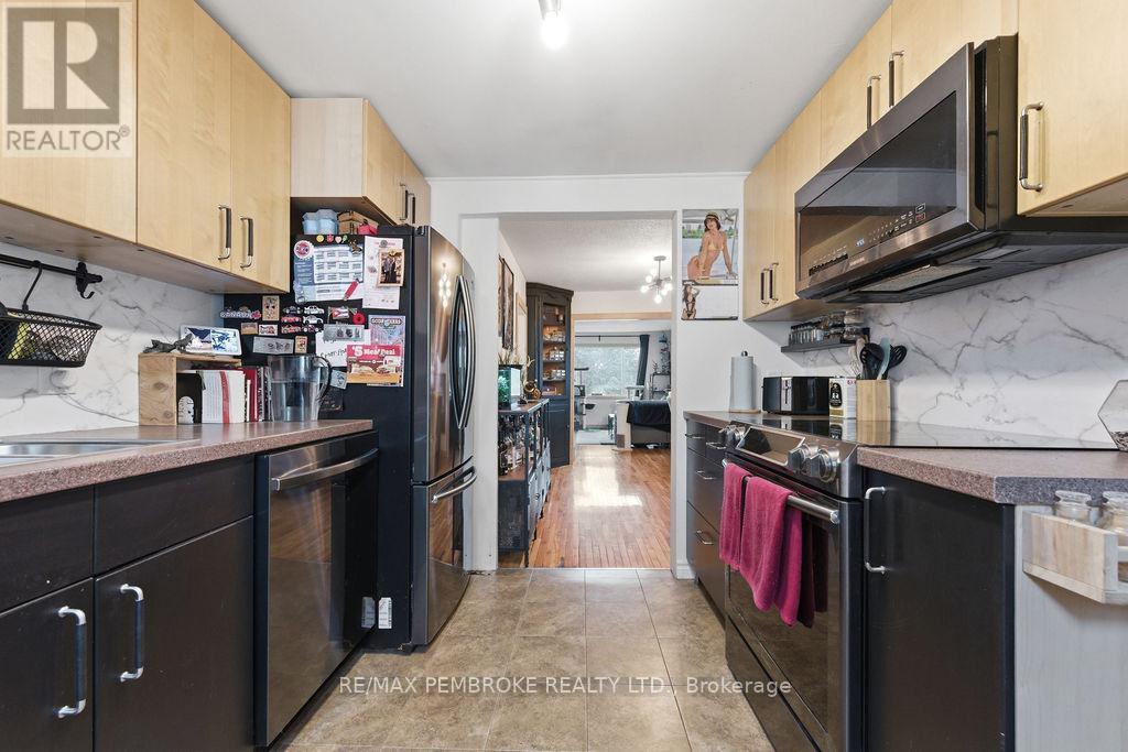 14 SUMMIT STREET - Image 20