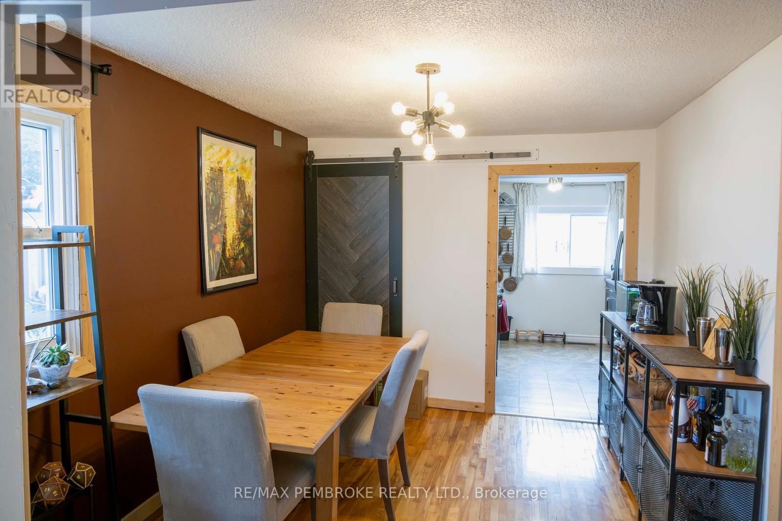 14 SUMMIT STREET - Image 23