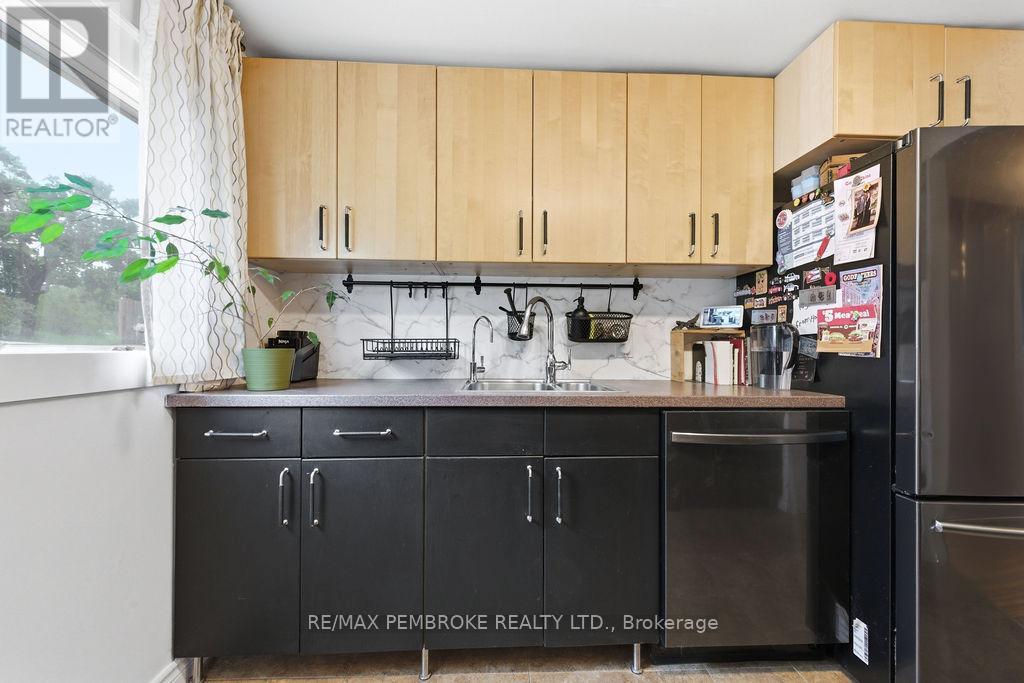 14 SUMMIT STREET - Image 21