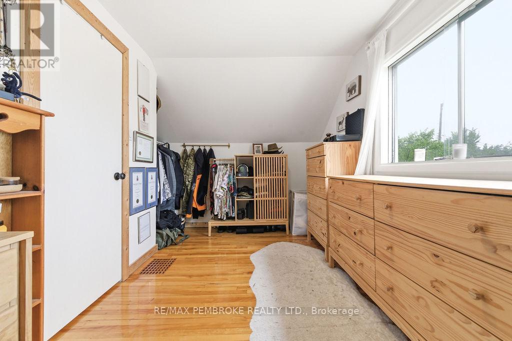 14 SUMMIT STREET - Image 28