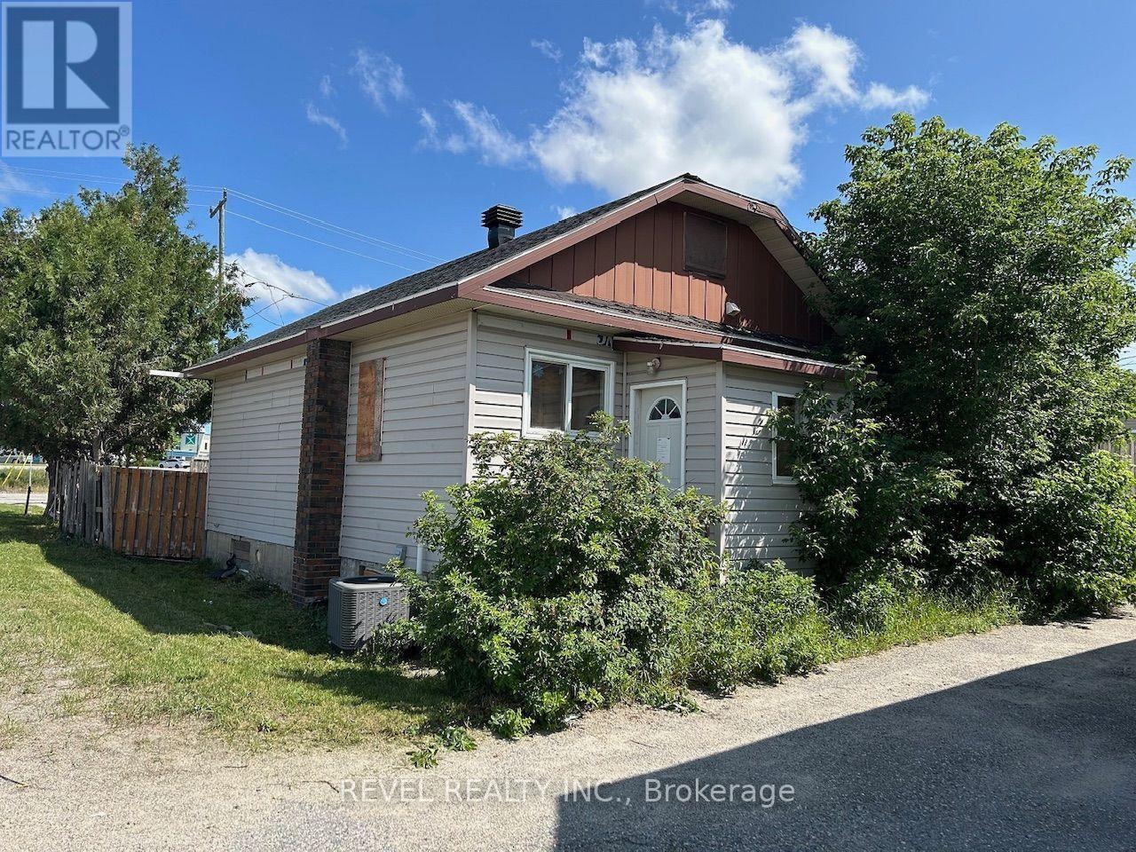 331 LANG AVENUE - 1
