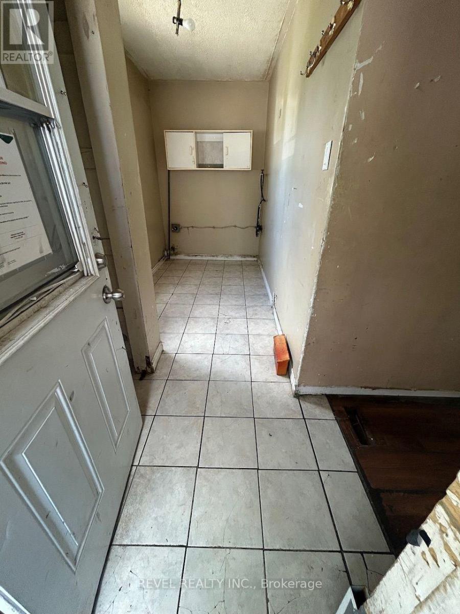 331 LANG AVENUE - Image 6