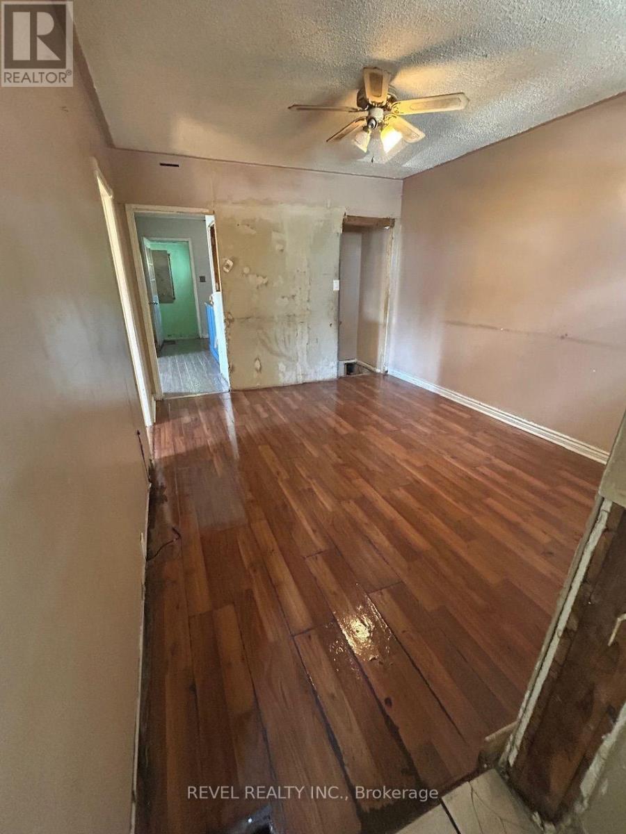 331 LANG AVENUE - Image 8