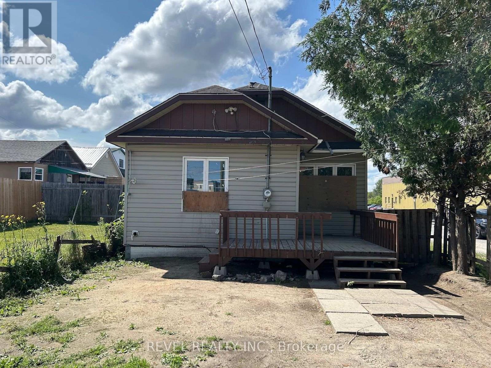 331 LANG AVENUE - 2