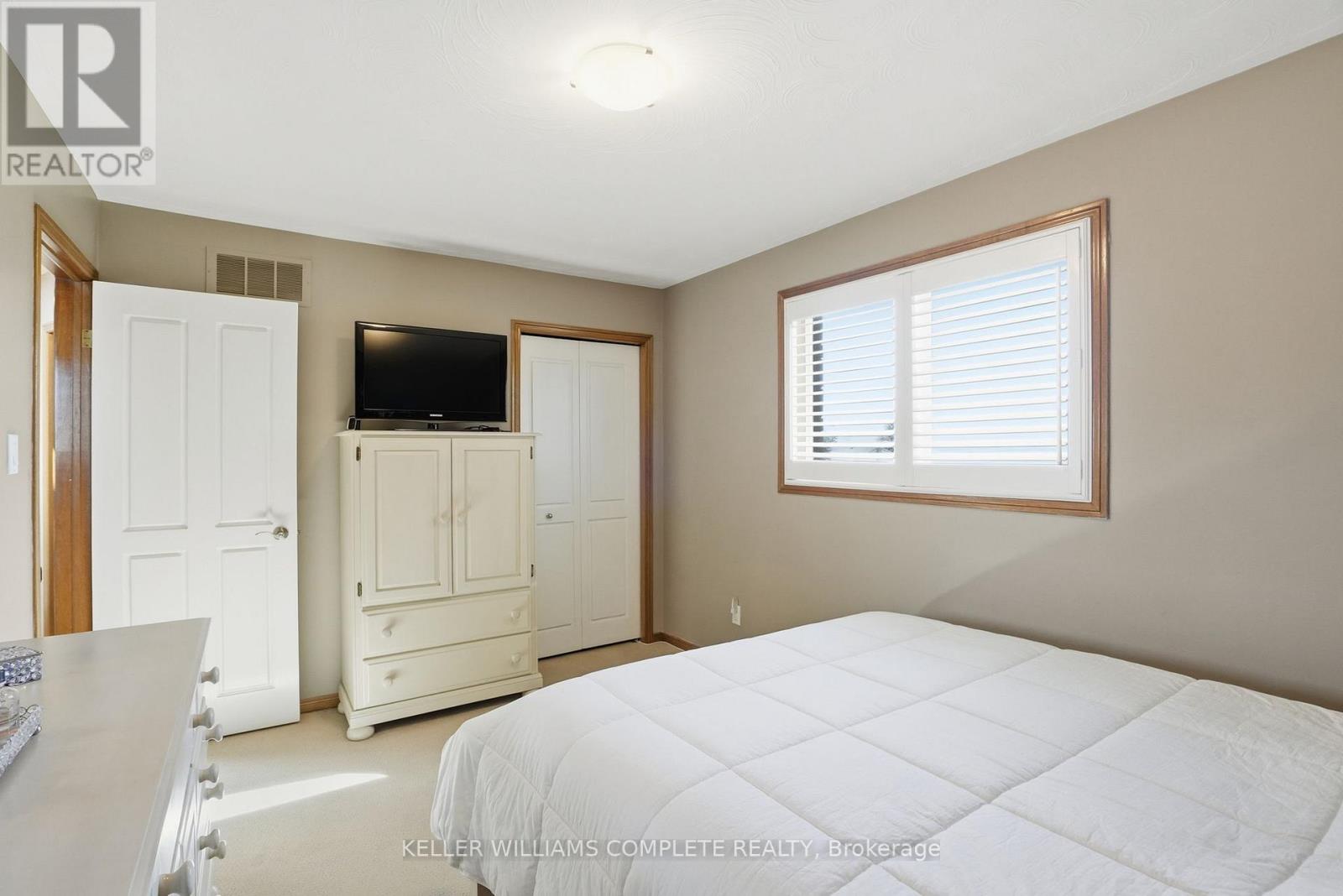 32 HIGHBURY DRIVE - 23