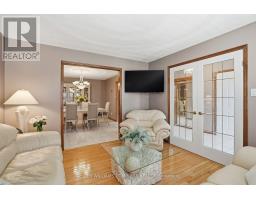 Living room - 32 Highbury Drive, Hamilton, ON L8J2T4 Photo 6