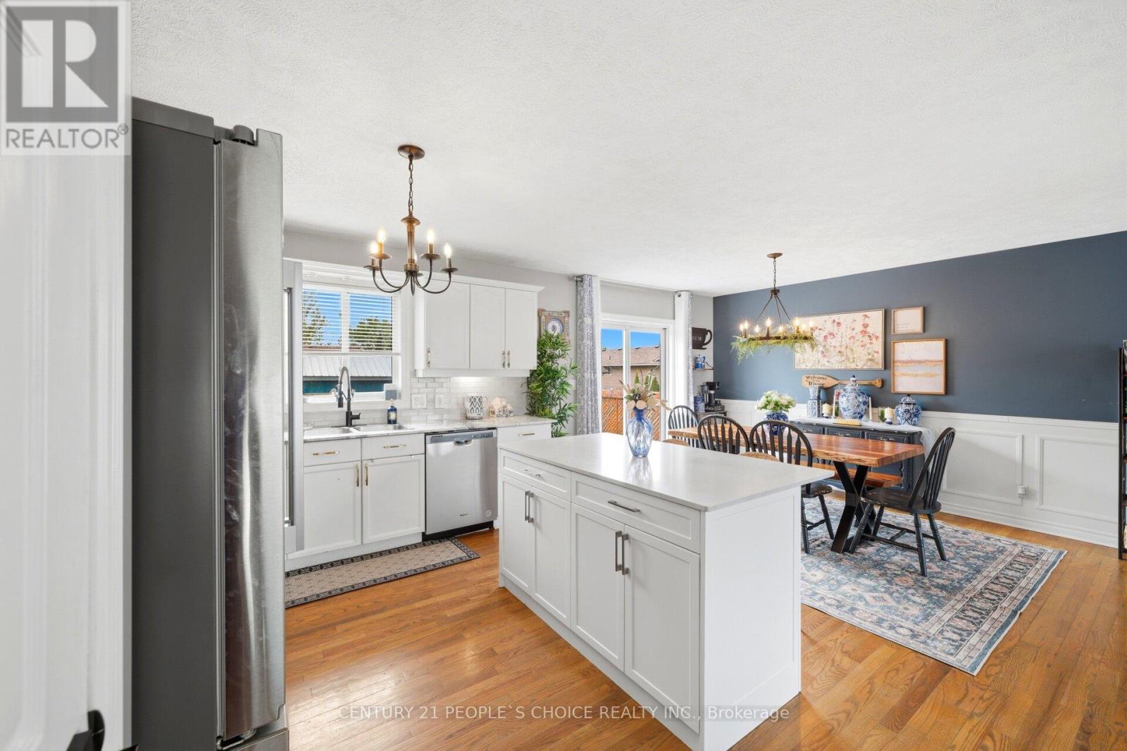 792 OAKWOOD DRIVE - 12