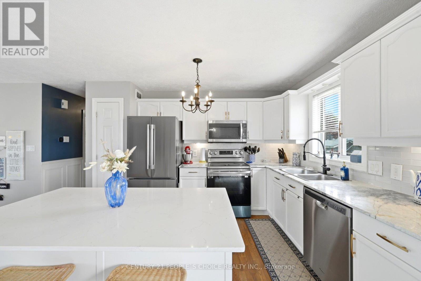 792 OAKWOOD DRIVE - 13
