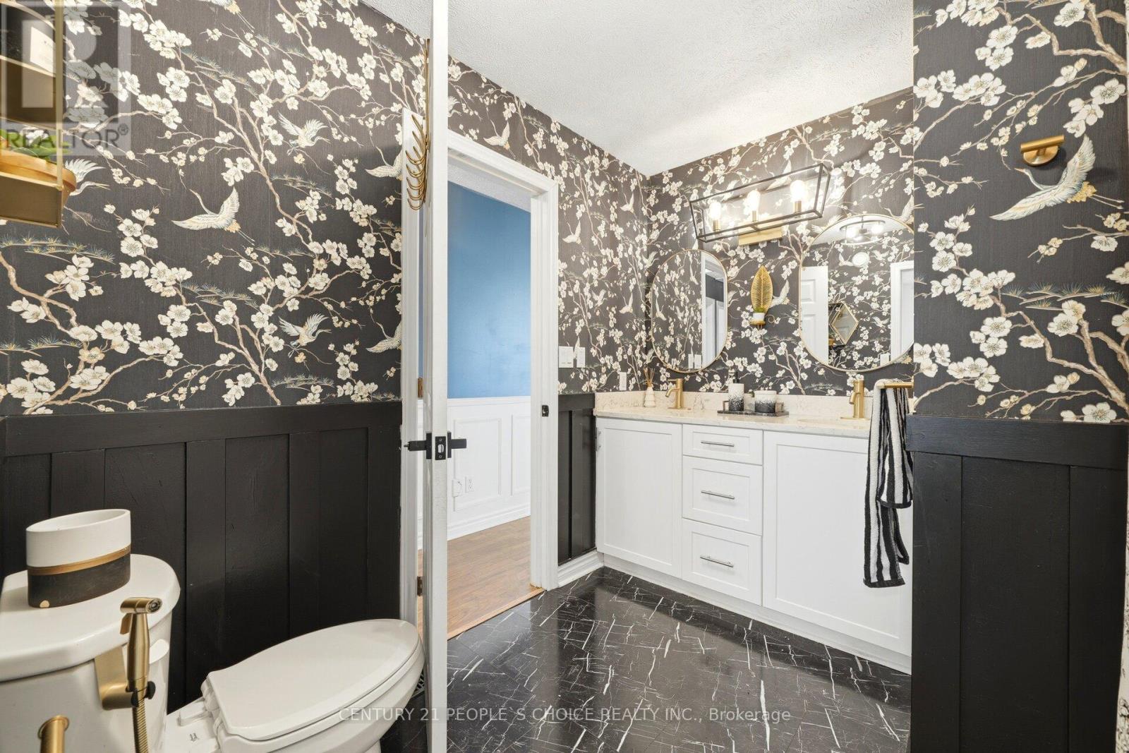792 OAKWOOD DRIVE - 17