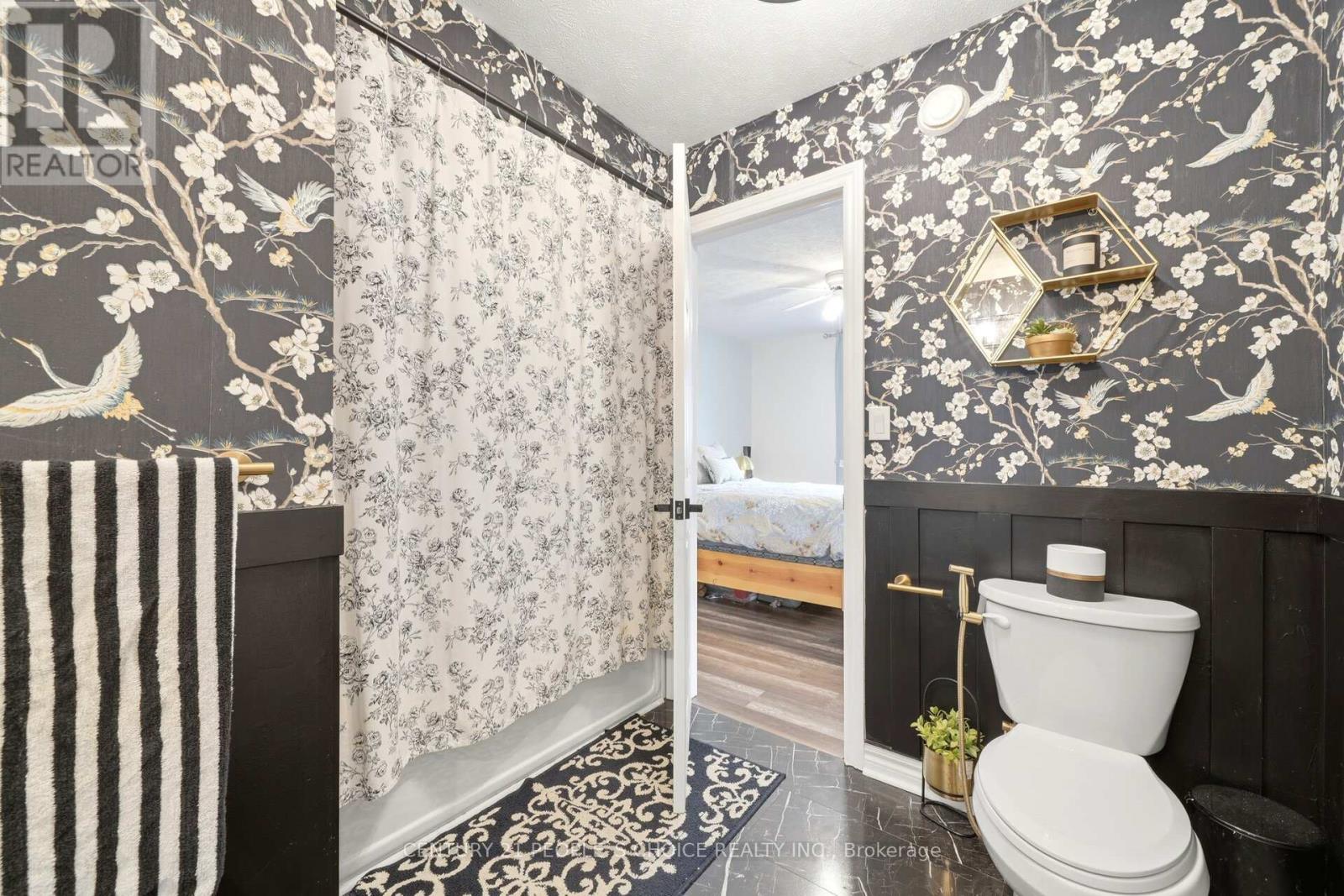 792 OAKWOOD DRIVE - 18