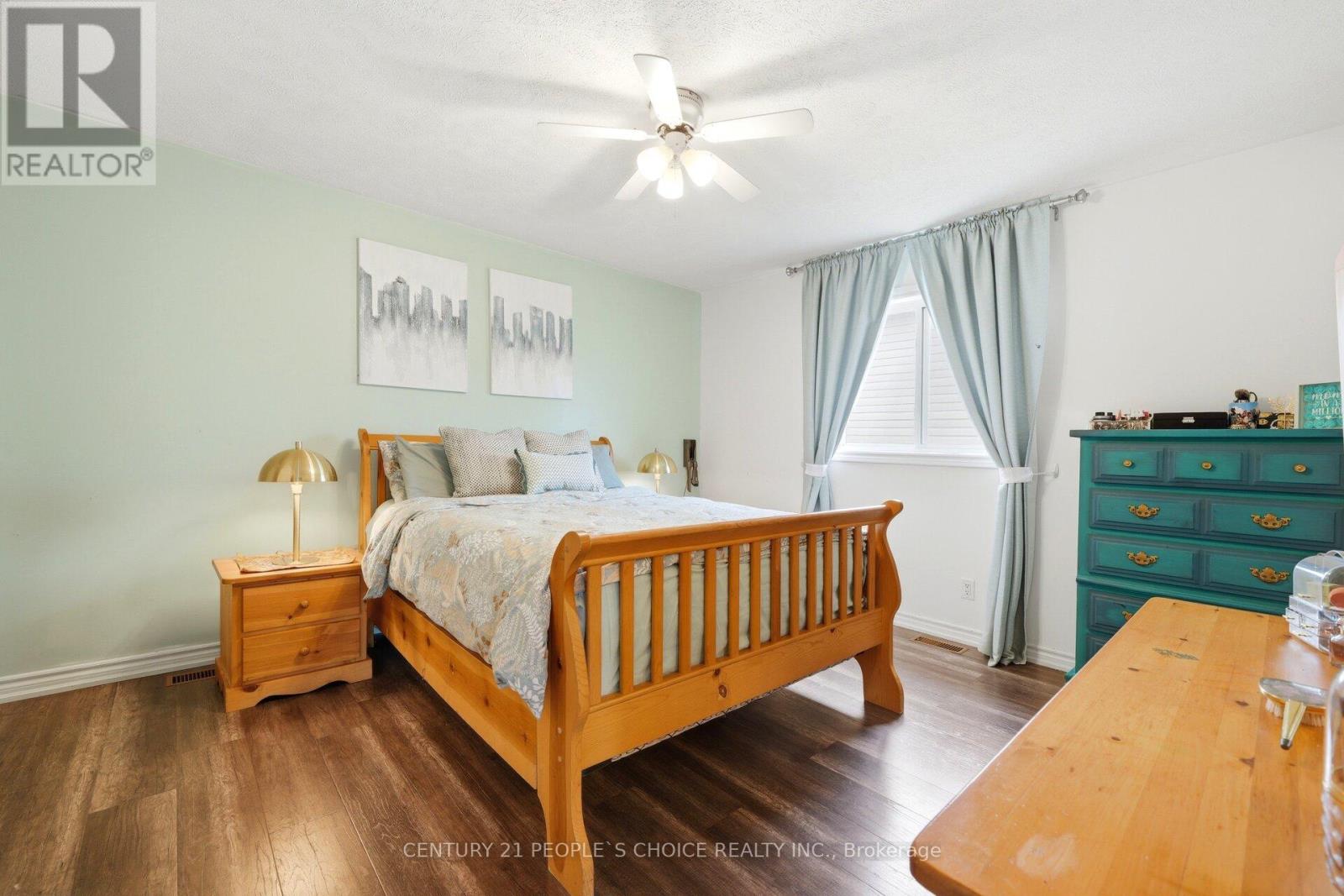 792 OAKWOOD DRIVE - 19