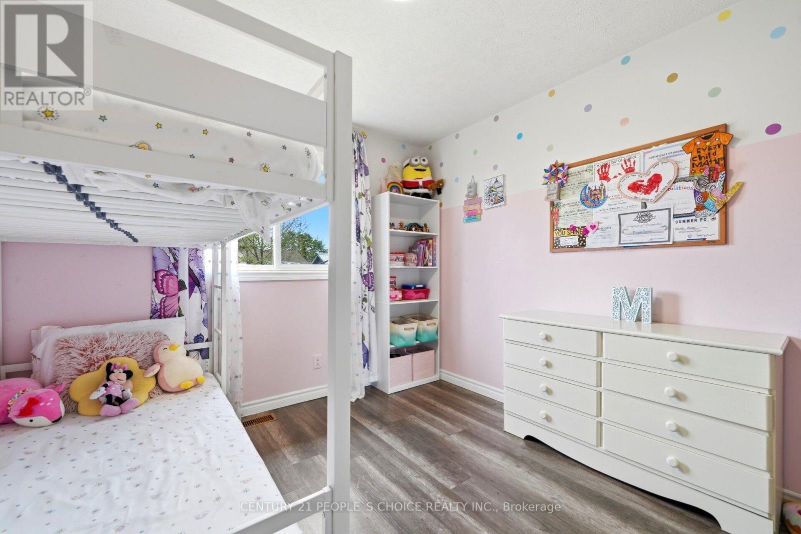 792 OAKWOOD DRIVE - 22