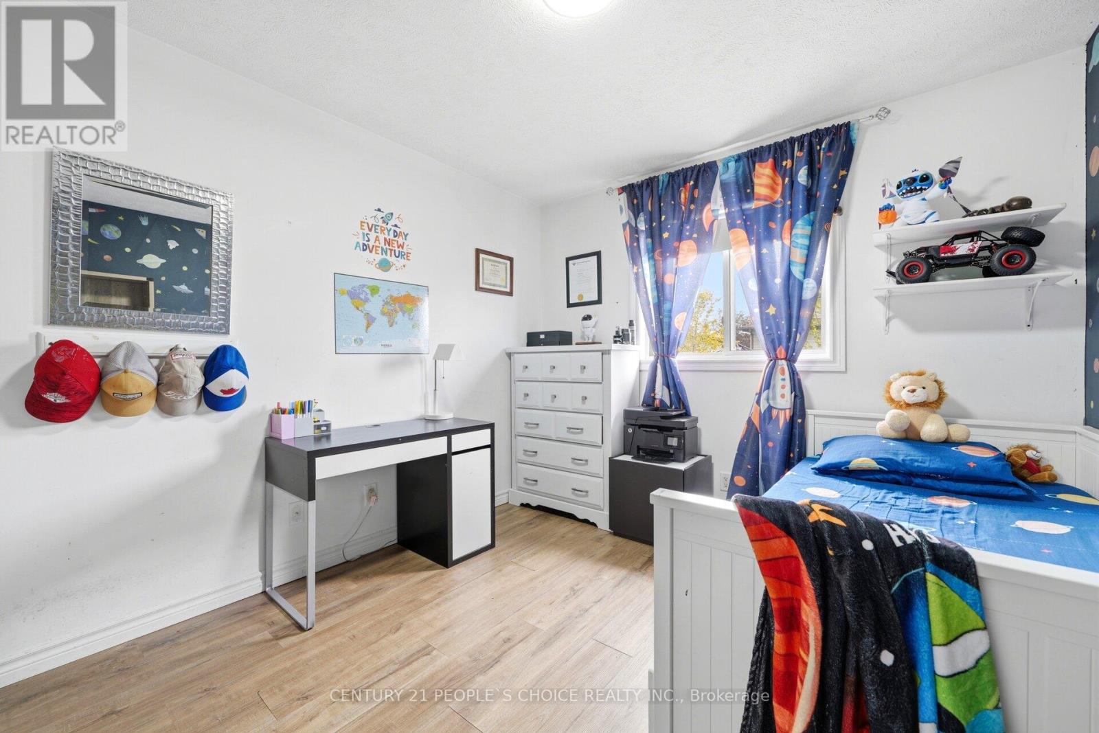 792 OAKWOOD DRIVE - 24