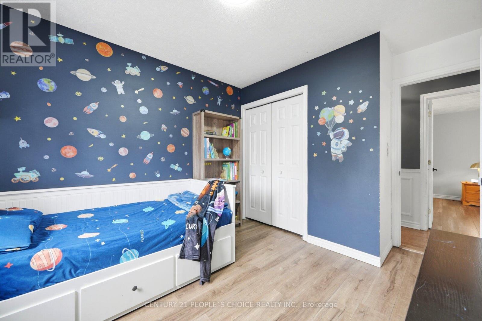 792 OAKWOOD DRIVE - 25