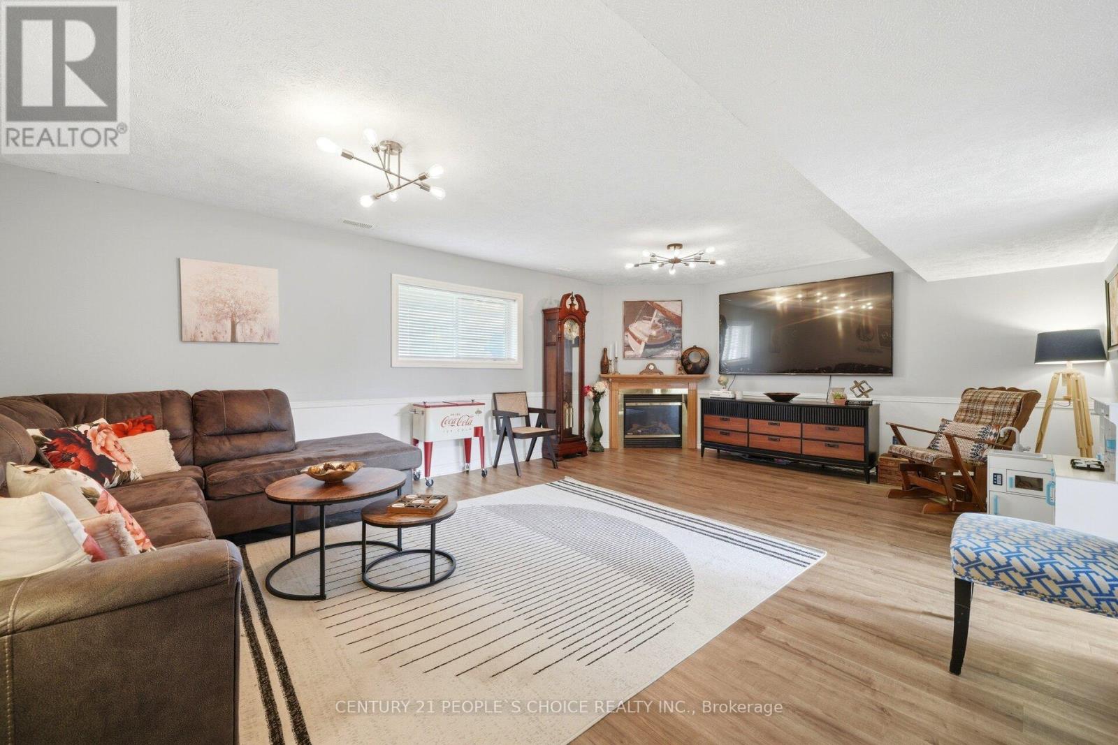 792 OAKWOOD DRIVE - 26