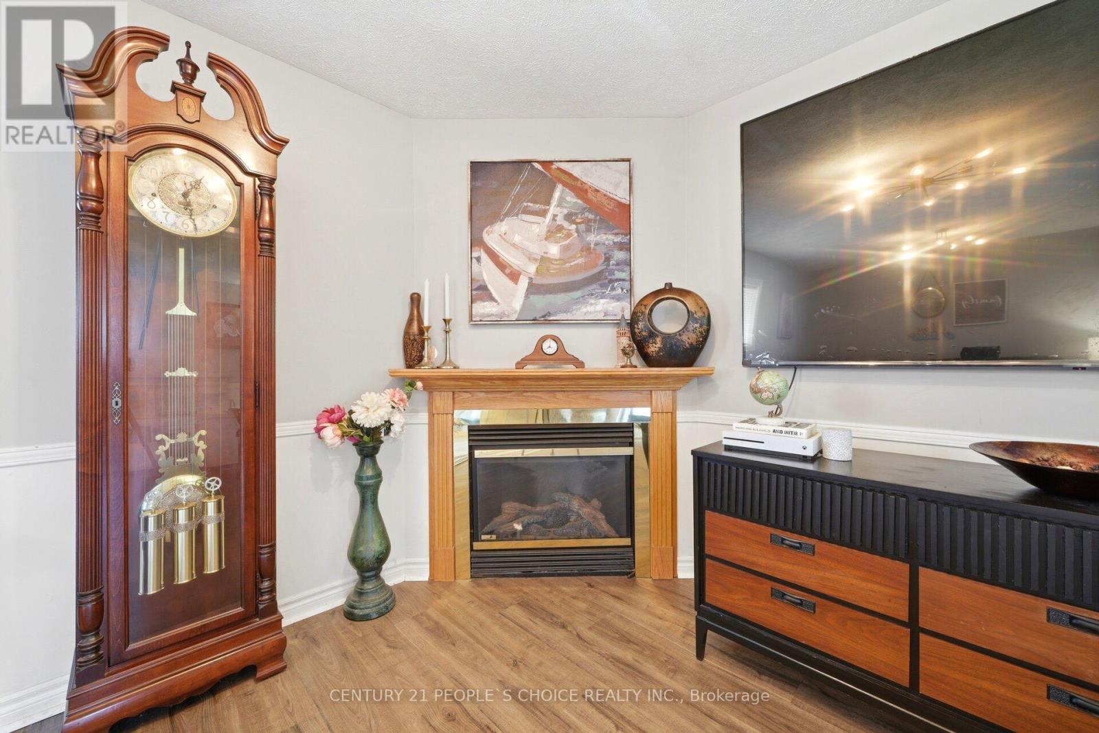 792 OAKWOOD DRIVE - 27