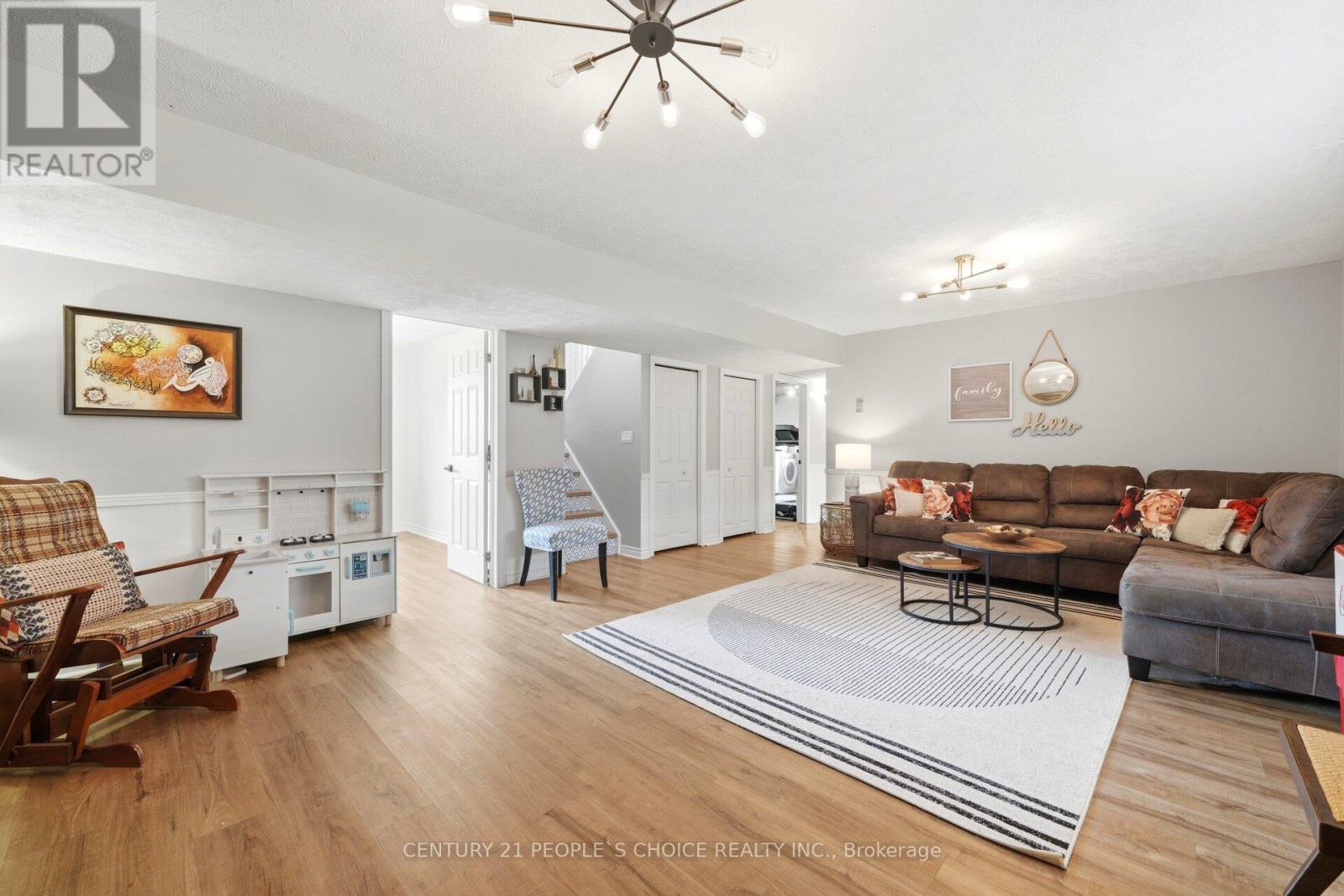 792 OAKWOOD DRIVE - 28
