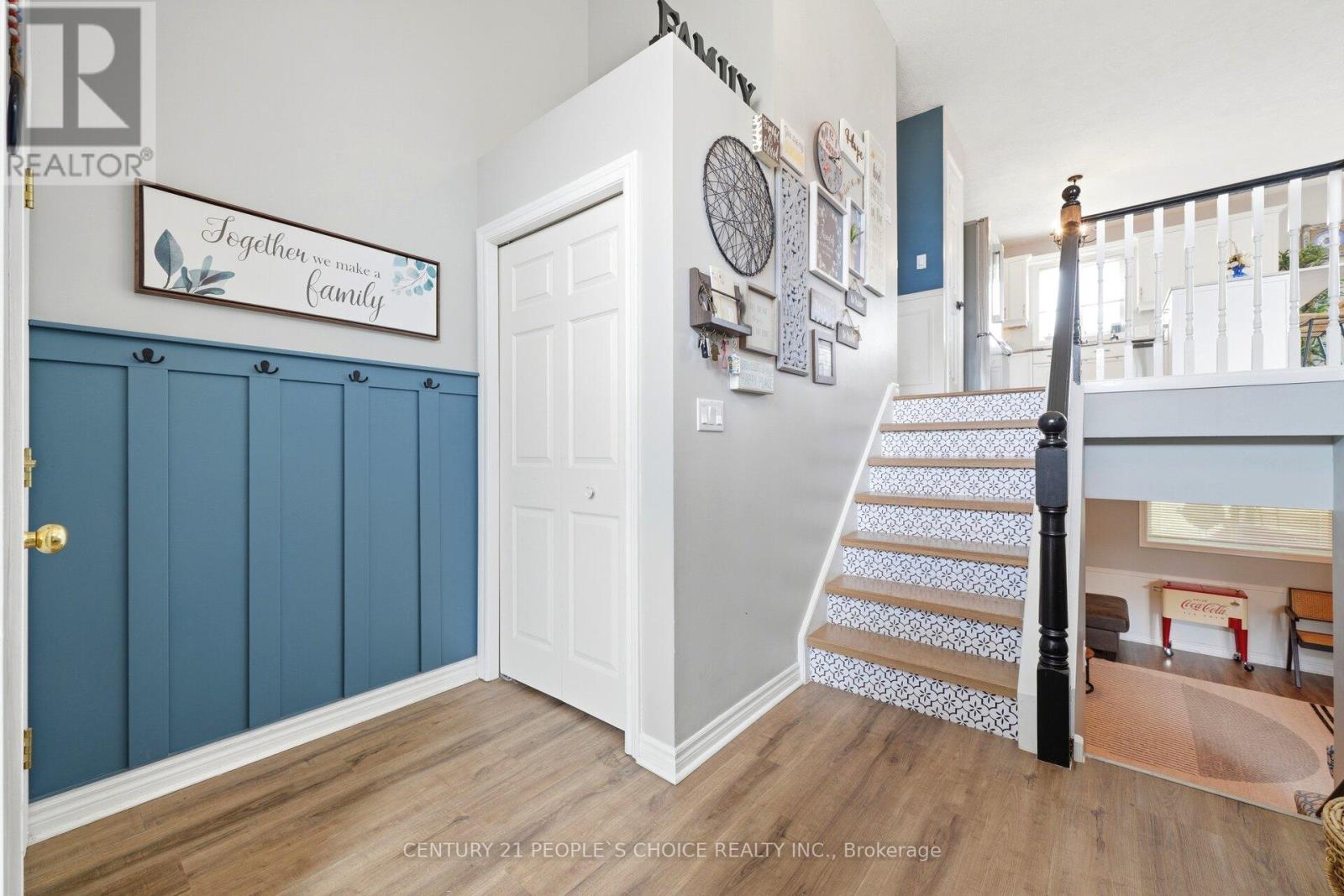 792 OAKWOOD DRIVE - 6