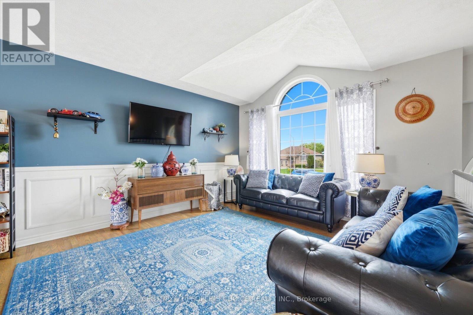 792 OAKWOOD DRIVE - 7