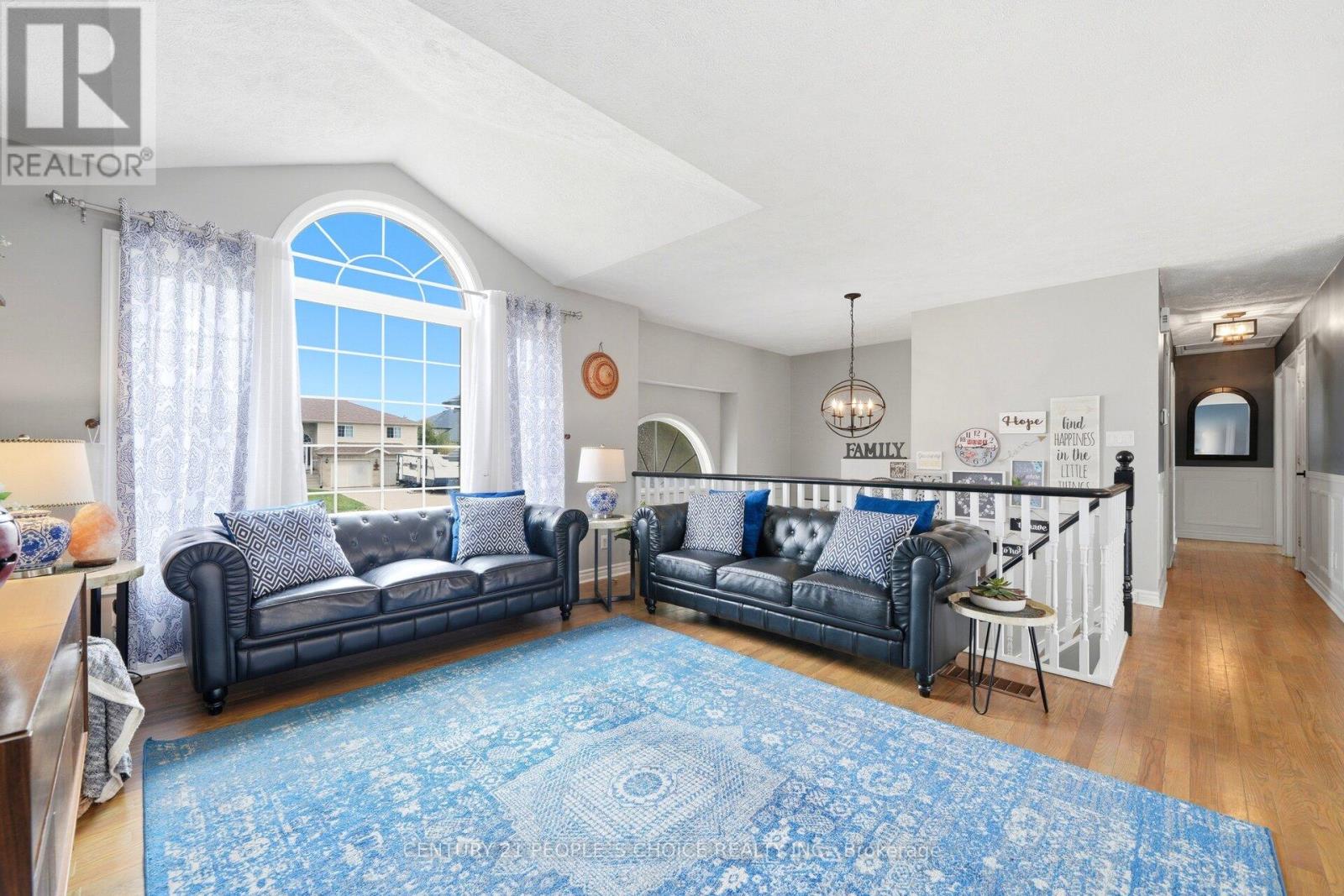 792 OAKWOOD DRIVE - 9