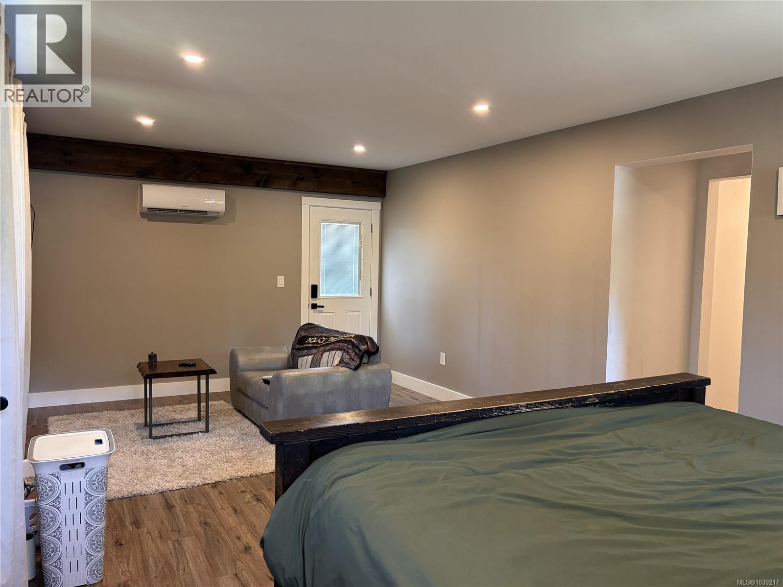 5054 Dundalk Ave N - 13