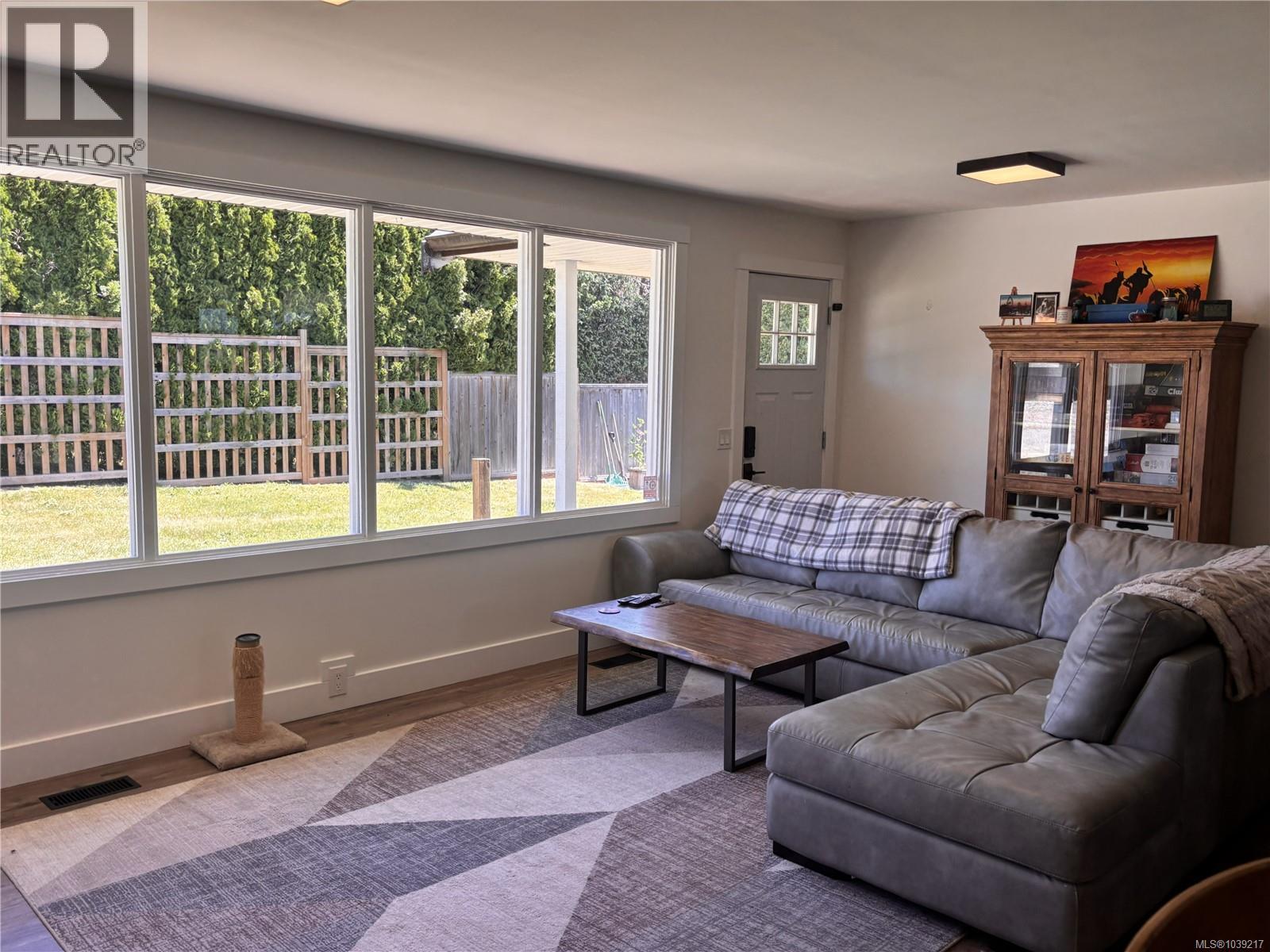 5054 Dundalk Ave N - 4