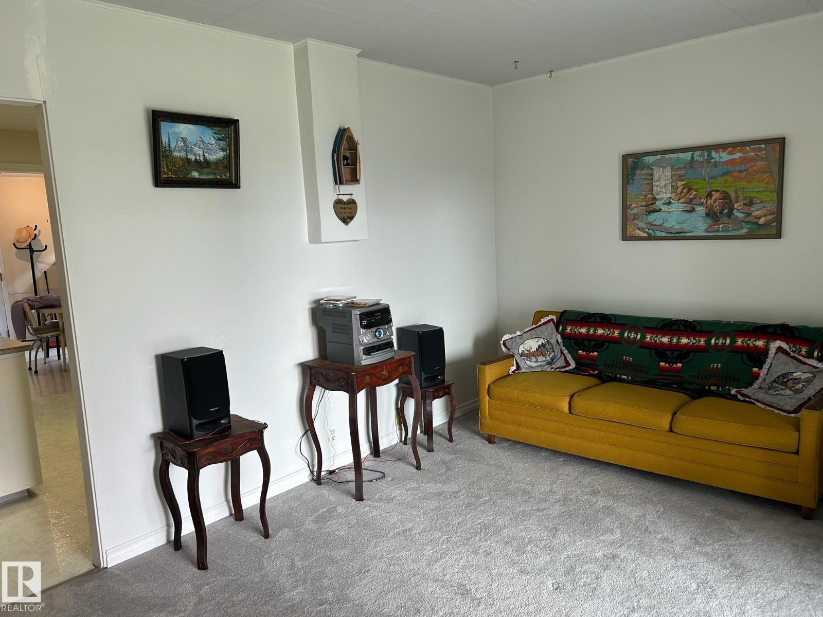 27 Wicks ST - Image 11