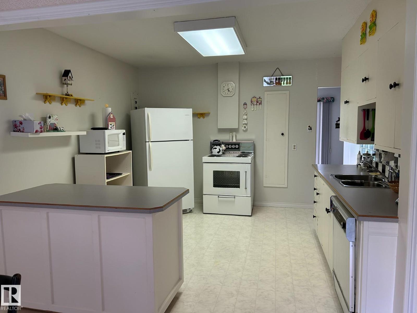 27 Wicks ST - Image 12