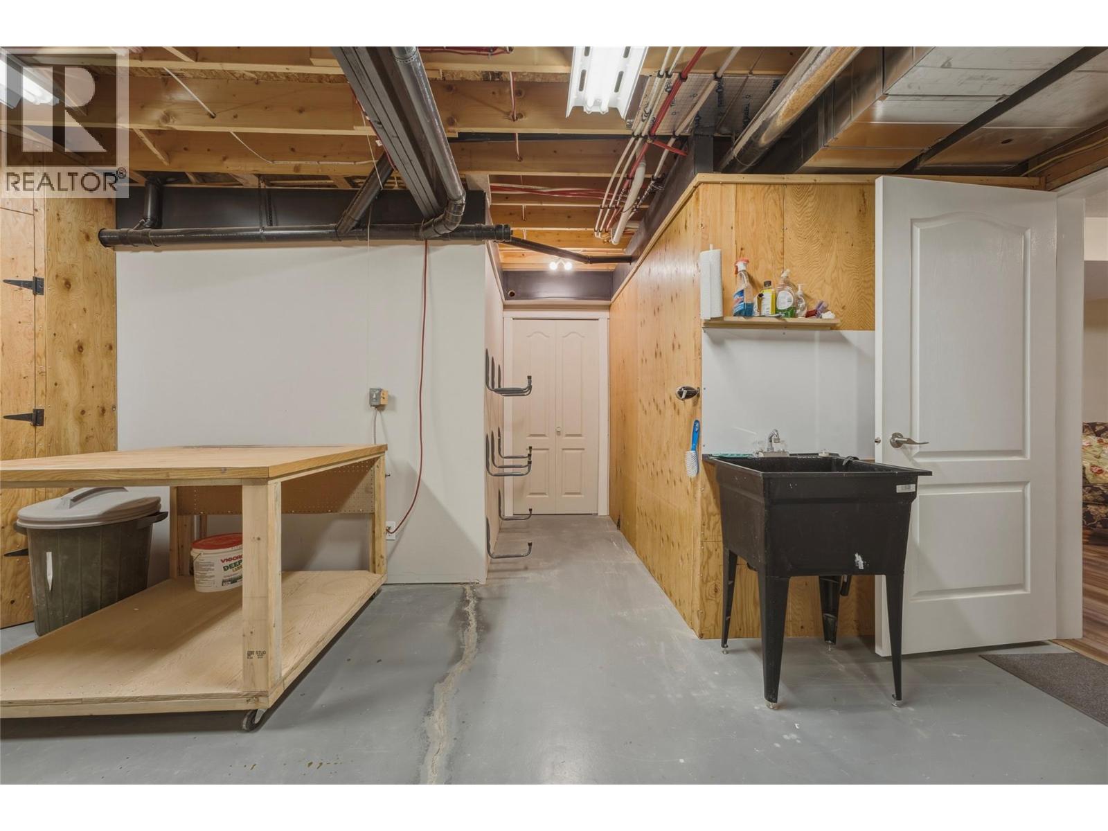 #11 124 Sarsons Road - 36