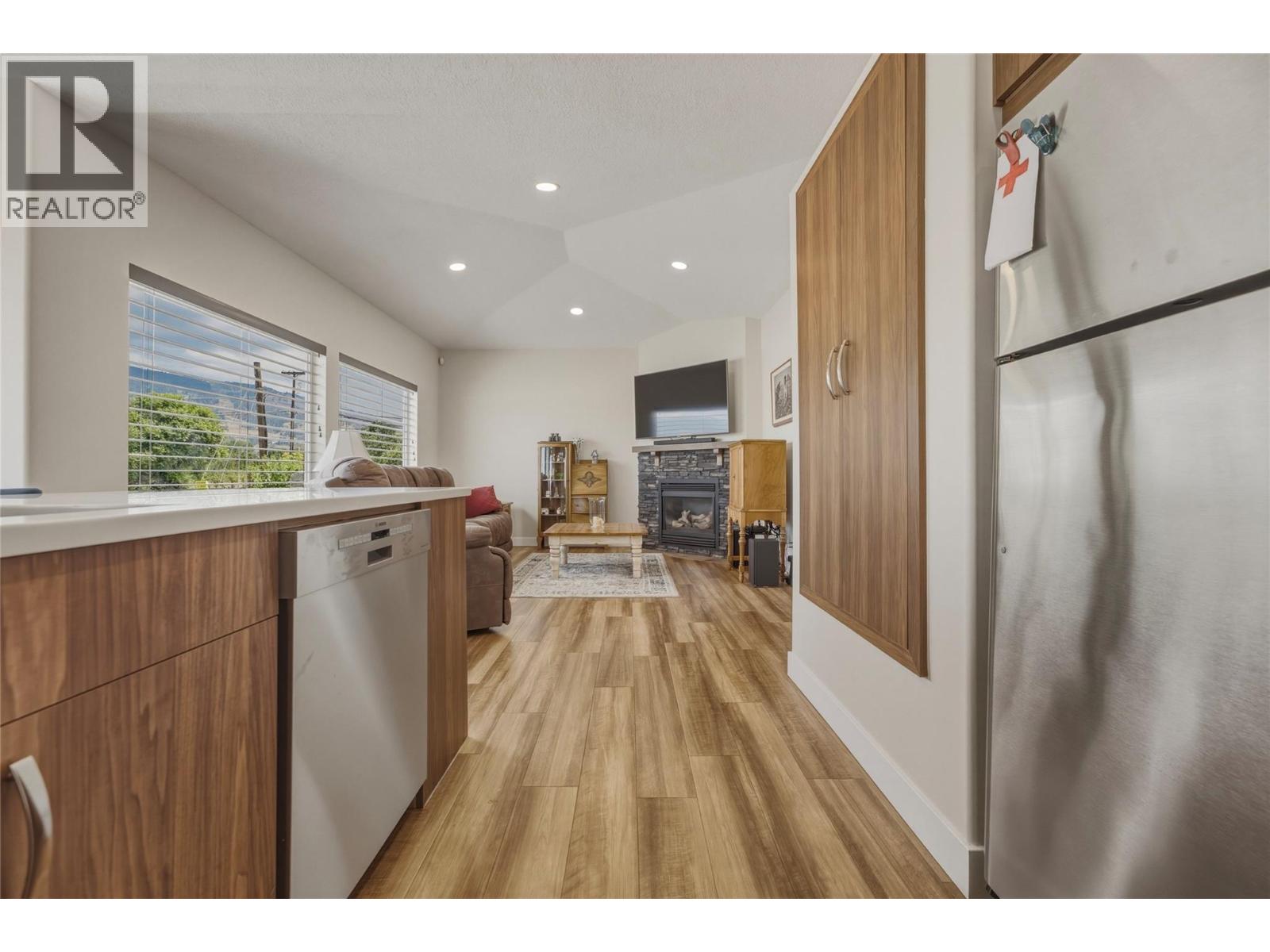 #11 124 Sarsons Road - 9