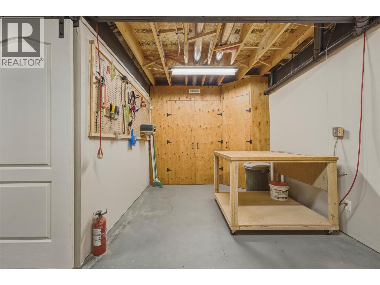 #11 124 Sarsons Road - 33