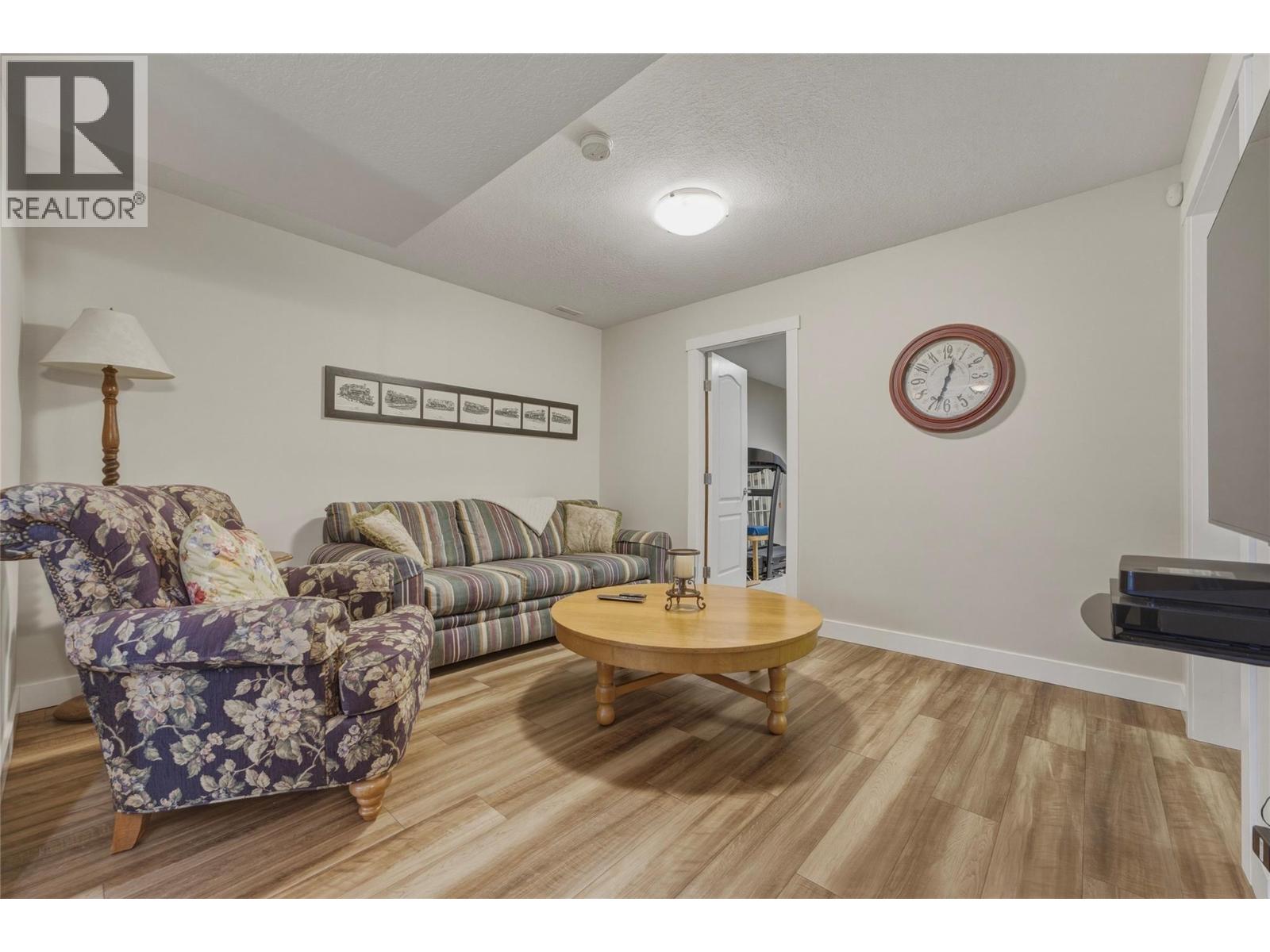 #11 124 Sarsons Road - 23