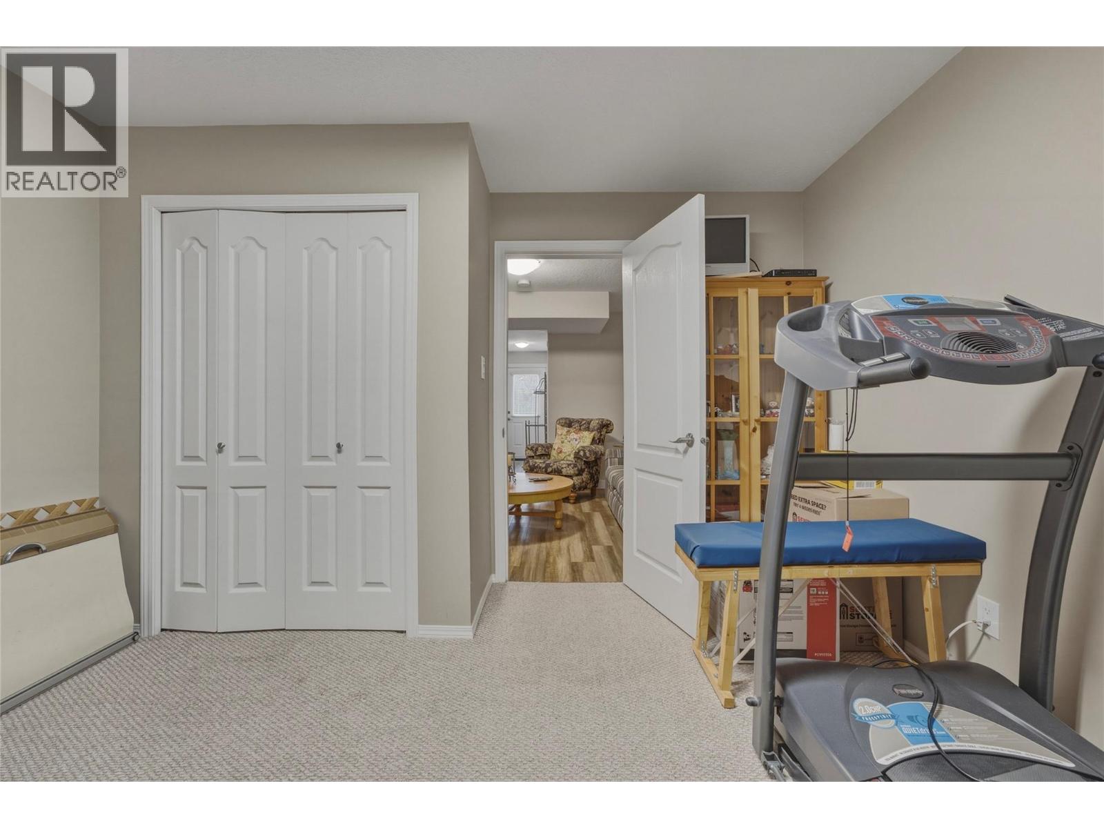 #11 124 Sarsons Road - 32