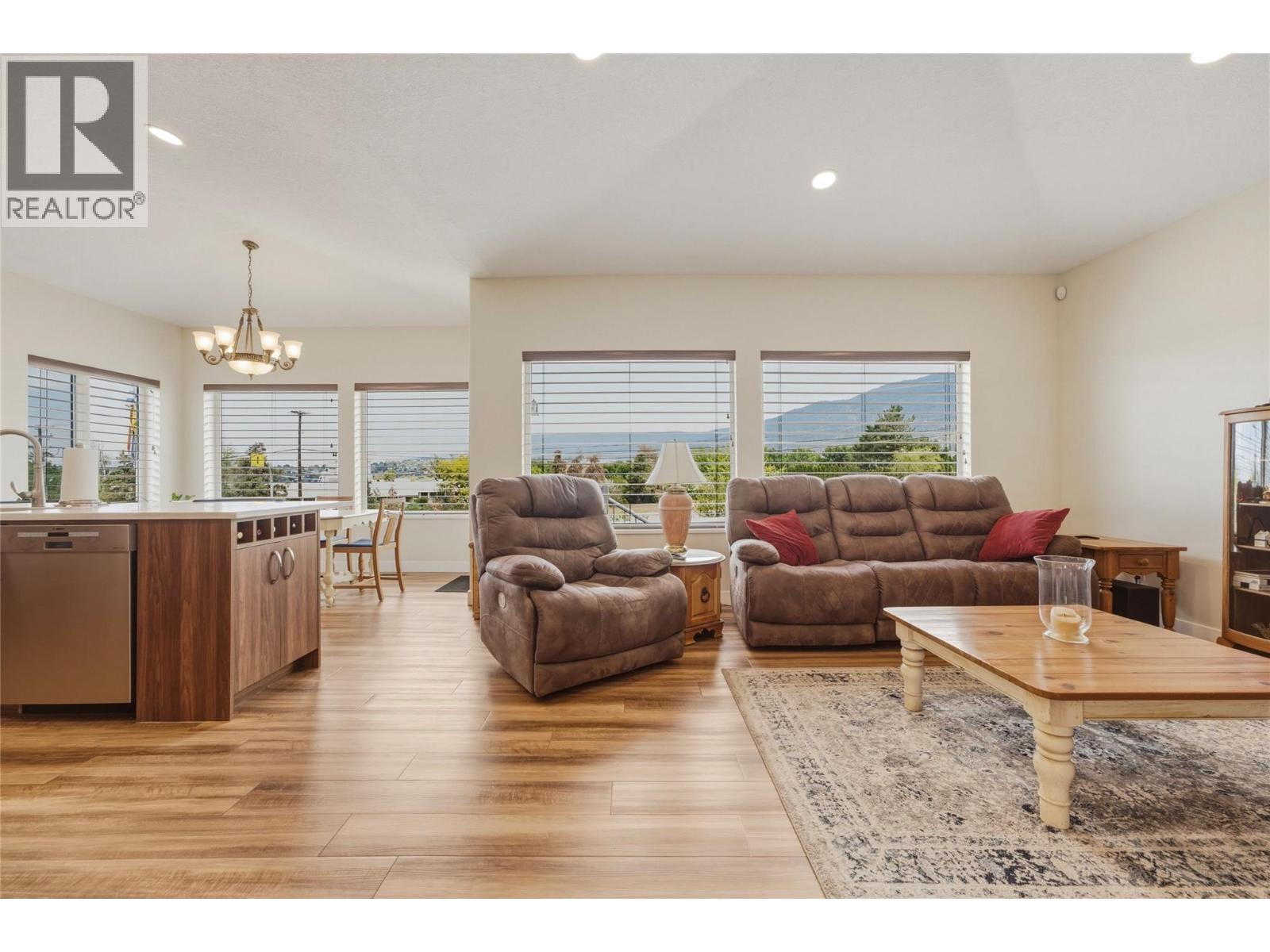 #11 124 Sarsons Road - 4