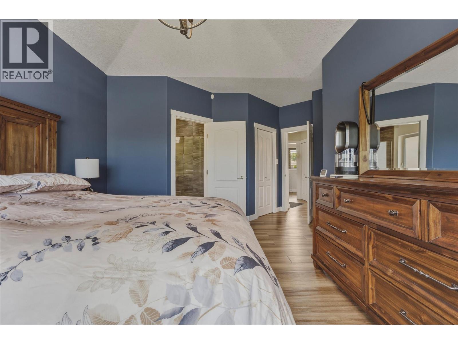 #11 124 Sarsons Road - 18