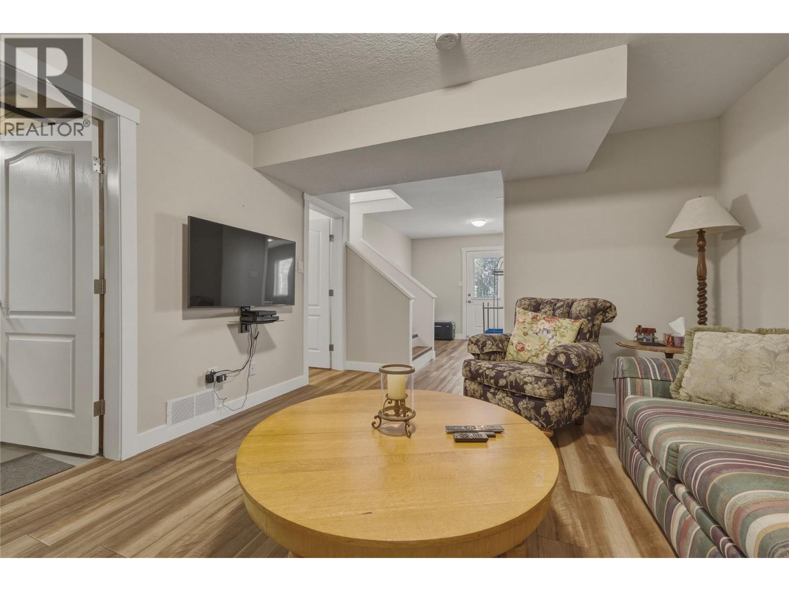 #11 124 Sarsons Road - 24