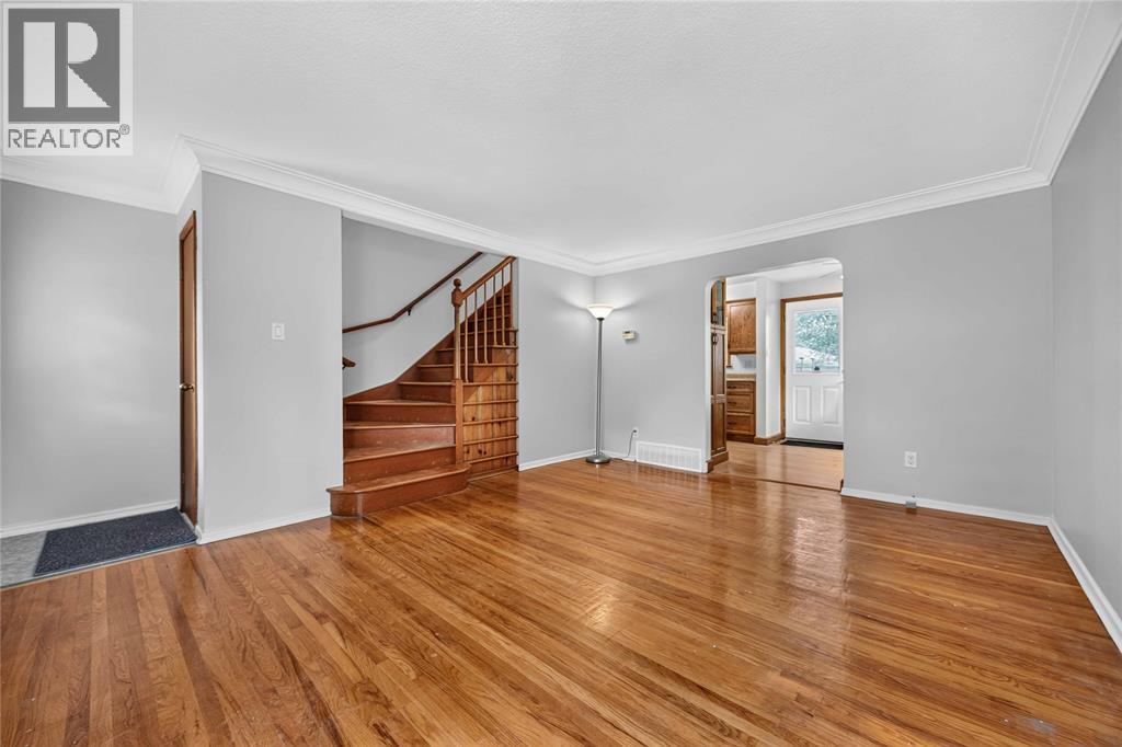 298 ELSFIELD CRESCENT - 6